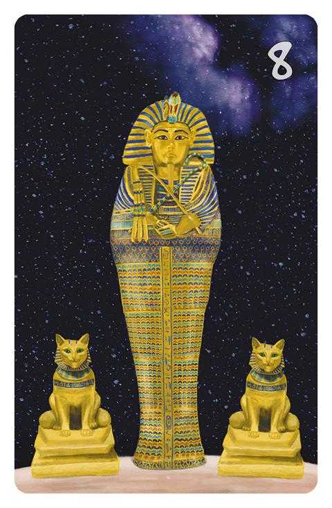 8 Der Sarg im Magic Cat Lenormand. Es ist ein ägyptischer Sarg im Weltall zu sehen, der von zwei Katzensarkophagen bewacht wird.